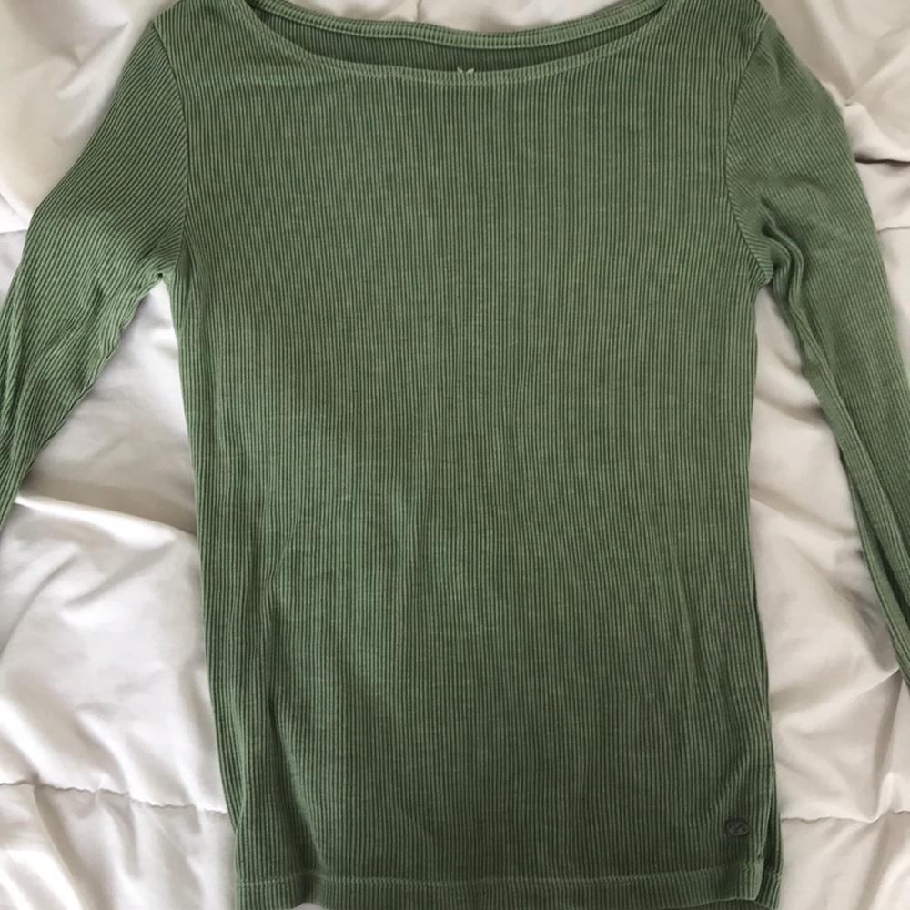 Army green cropped American eagle shirt